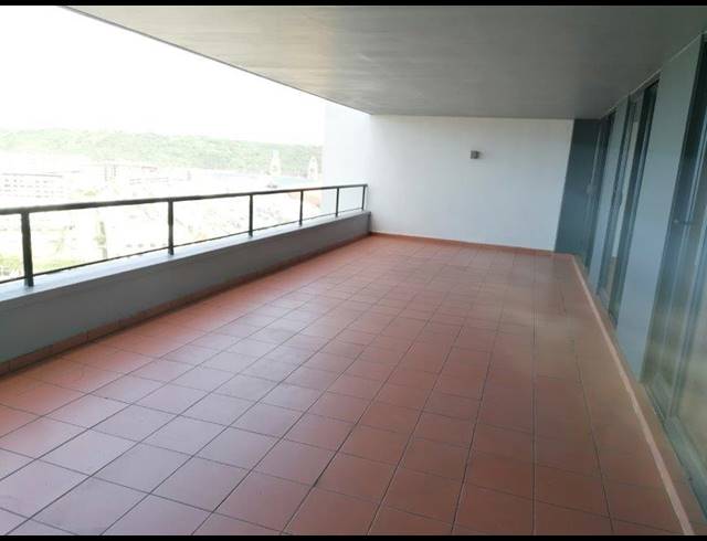 3 BEDROOM APARTMENT TO LET IN POINT WATERFRONT